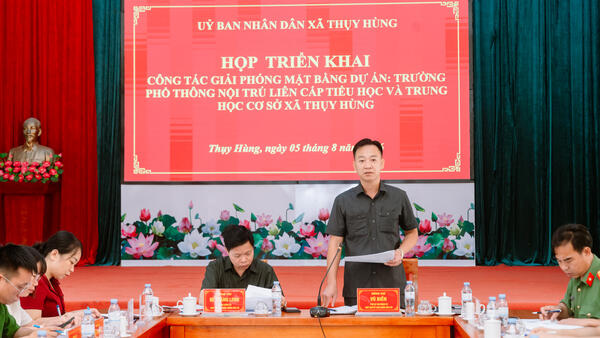 HỌP TRIỂN KHAI CÔNG TÁC GIẢI PHÓNG MẶT BẰNG DỰ ÁN TRƯỜNG PHỔ THÔNG NỘI TRÚ LIÊN CẤP TIỂU HỌC VÀ TRUNG HỌC CƠ SỞ