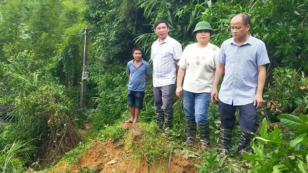 UBND XÃ THỤY HÙNG CHỈ ĐẠO ỨNG PHÓ, KHẮC PHỤC THIỆT HẠI DO BÃO SỐ 4