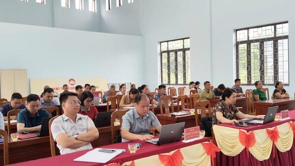 XÃ THỤY HÙNGTHAM GIA HỌC TẬP 4 NGHỊ QUYẾT CỦA BỘ CHÍNH TRỊ